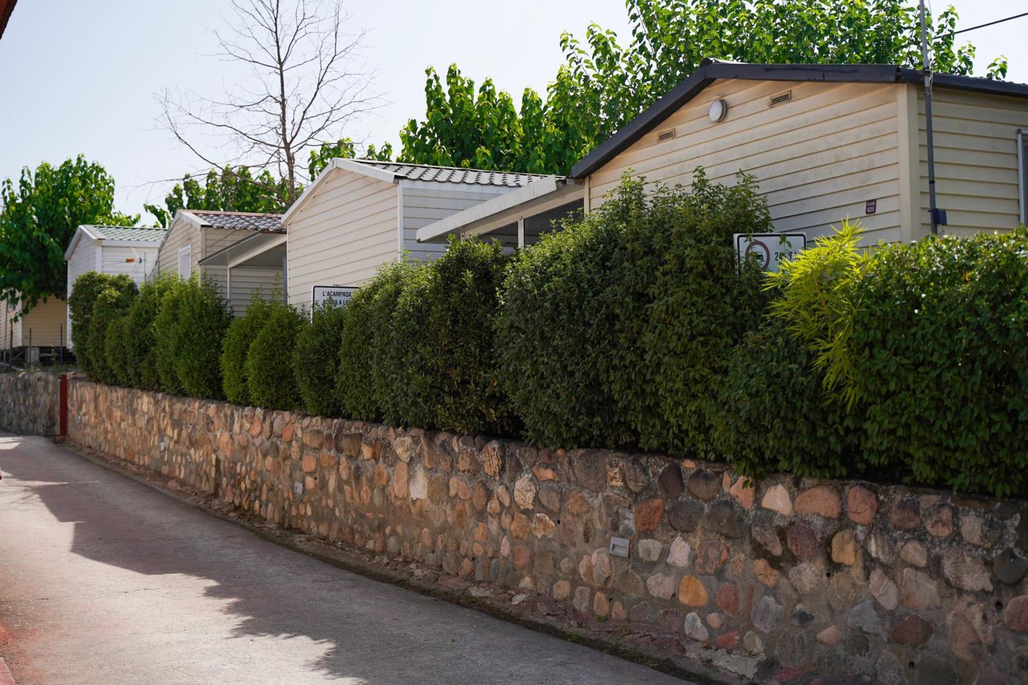 Camping Vila Village Sant Feliu de Buixalleu Екстериор снимка